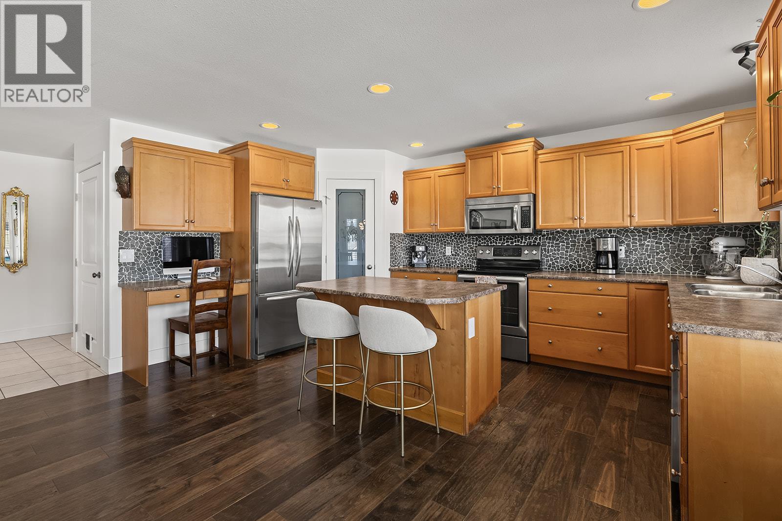  606 South Crest Drive, Kelowna