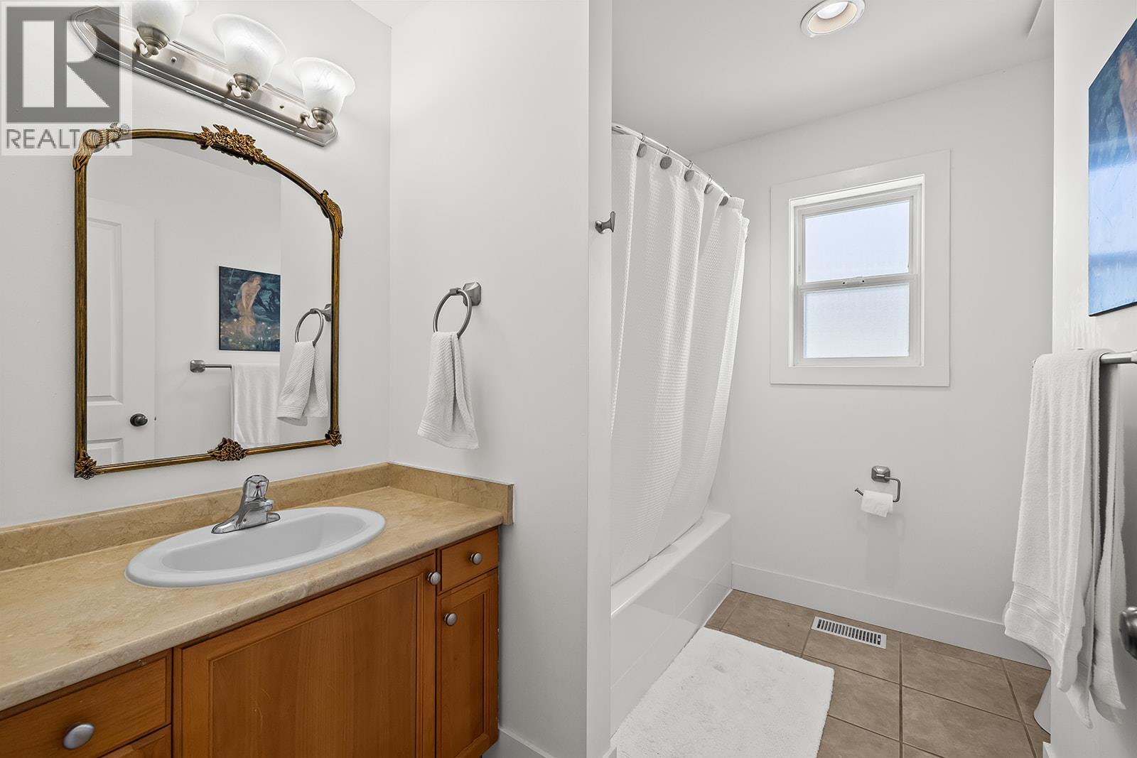  606 South Crest Drive, Kelowna