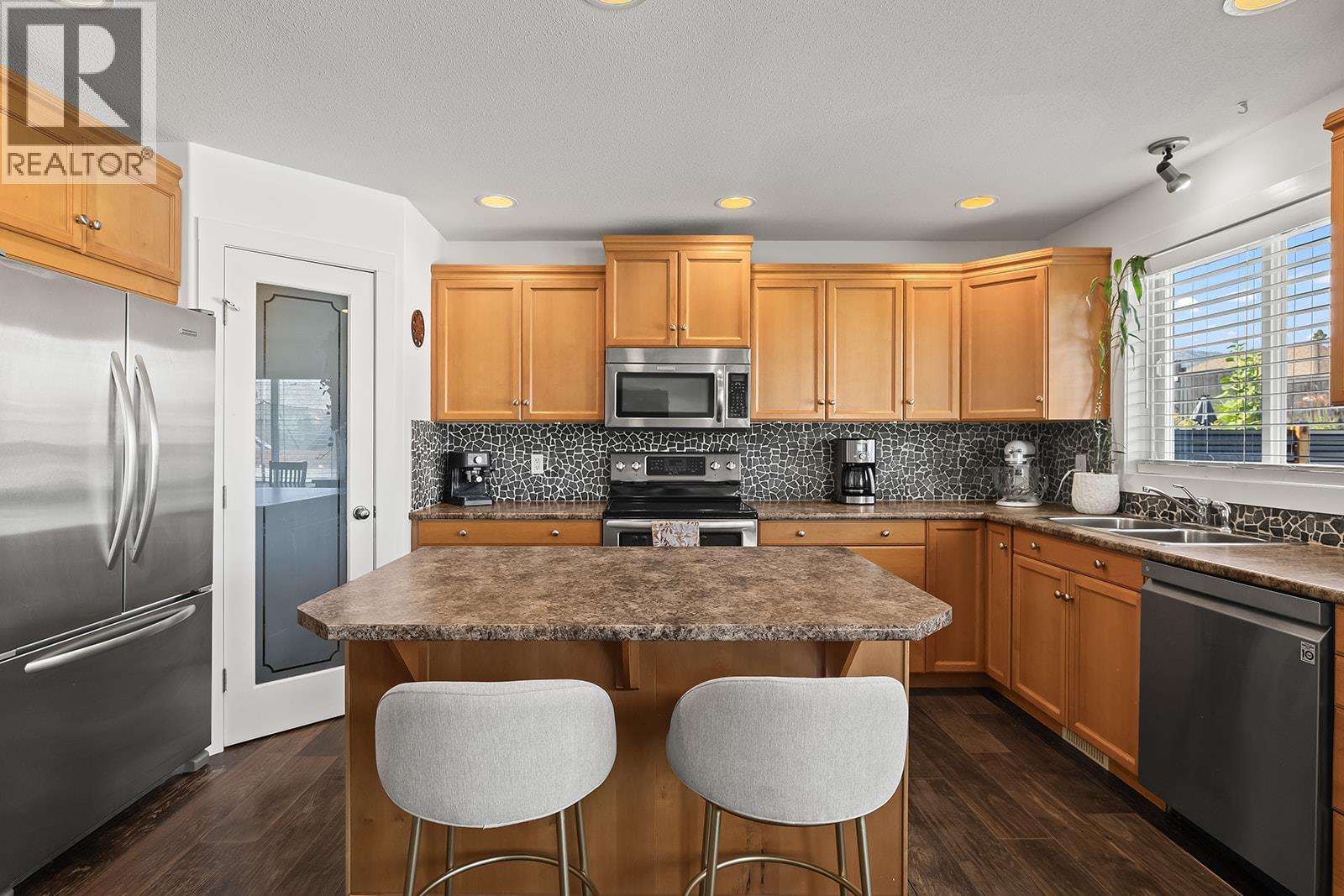  606 South Crest Drive, Kelowna