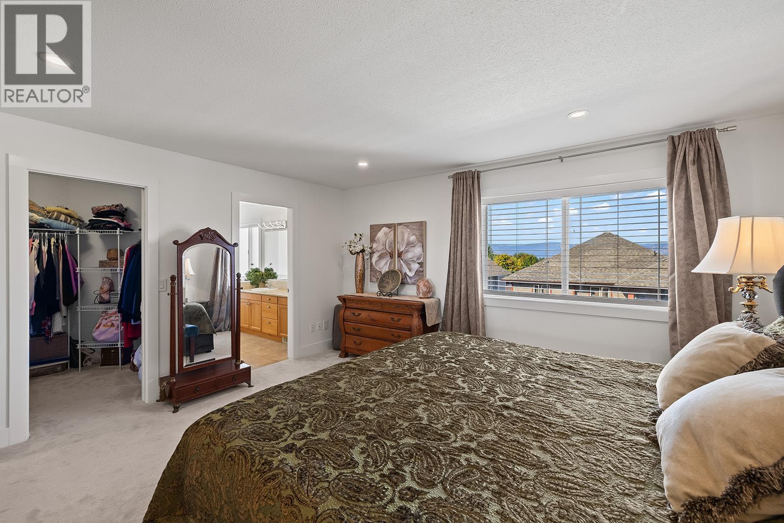  606 South Crest Drive, Kelowna