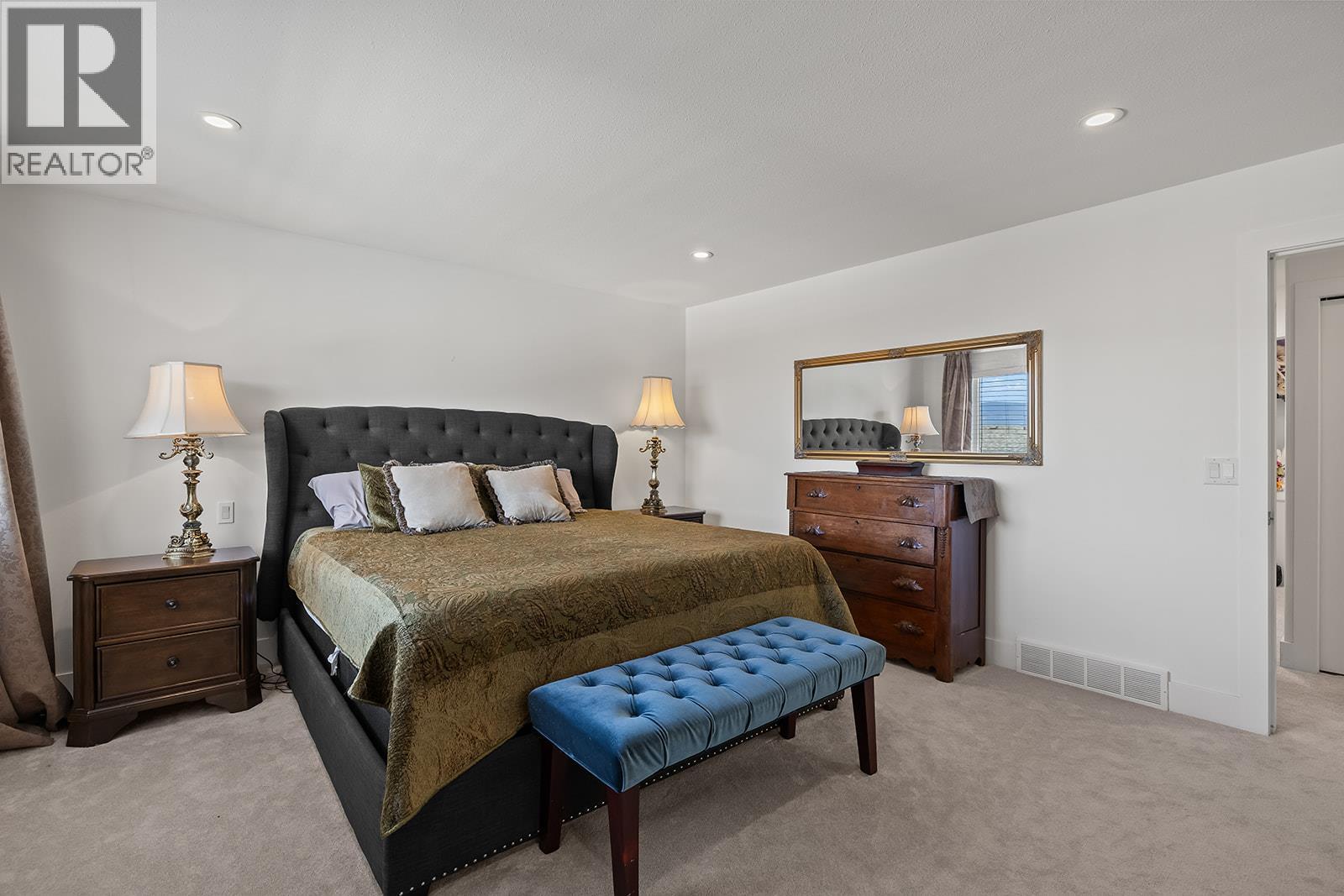  606 South Crest Drive, Kelowna