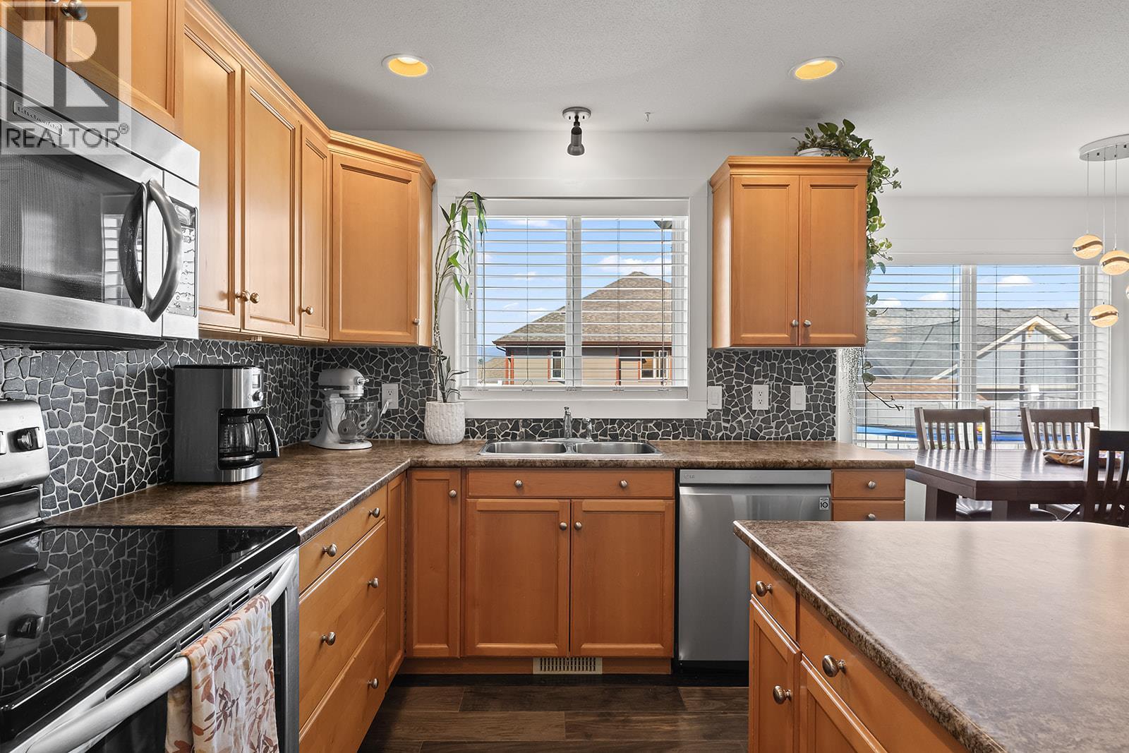  606 South Crest Drive, Kelowna