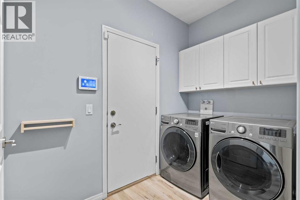 Single Family House for Sale in  Simcrest Manor SW Signal Hill Calgary 
