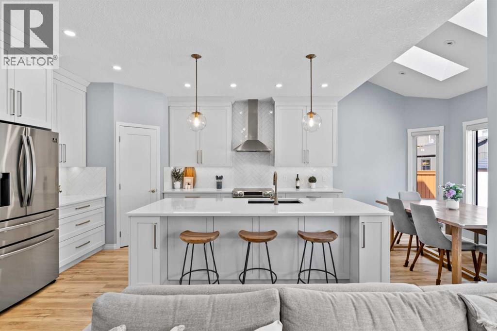 Single Family House for Sale in  Simcrest Manor SW Signal Hill Calgary 