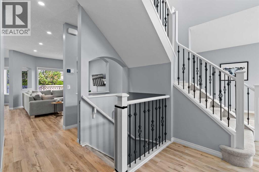 Single Family House for Sale in  Simcrest Manor SW Signal Hill Calgary 