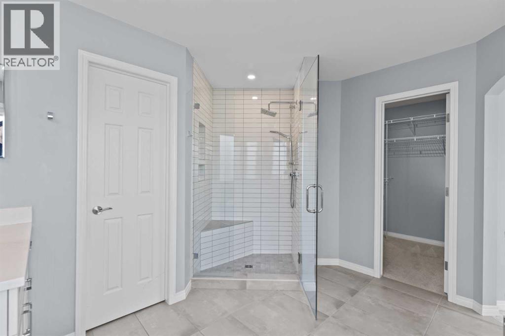 Single Family House for Sale in  Simcrest Manor SW Signal Hill Calgary 