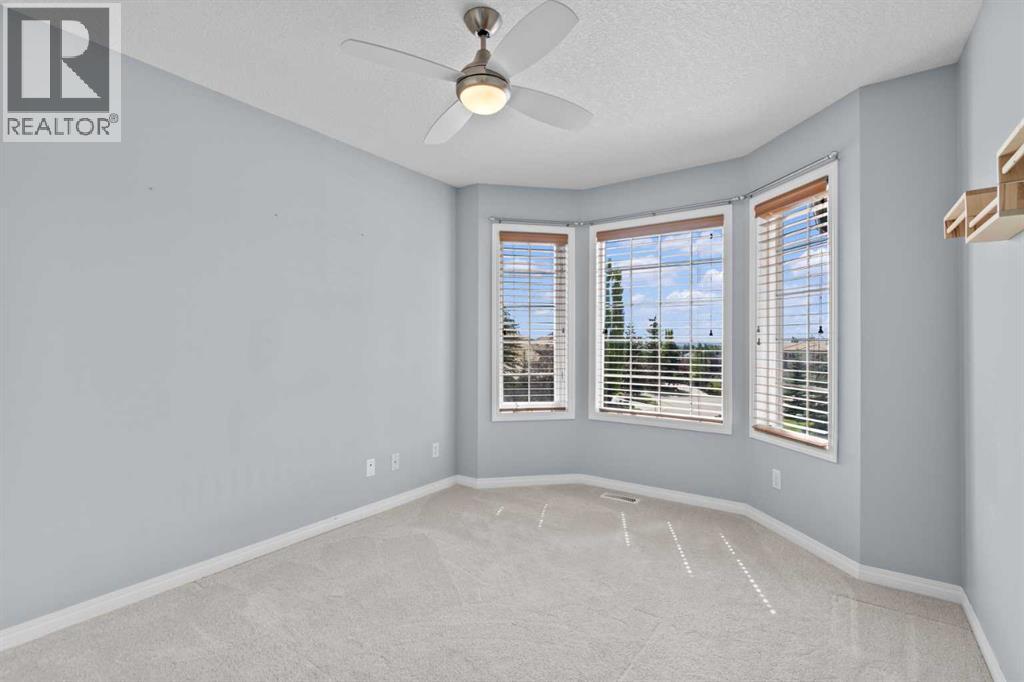 Single Family House for Sale in  Simcrest Manor SW Signal Hill Calgary 