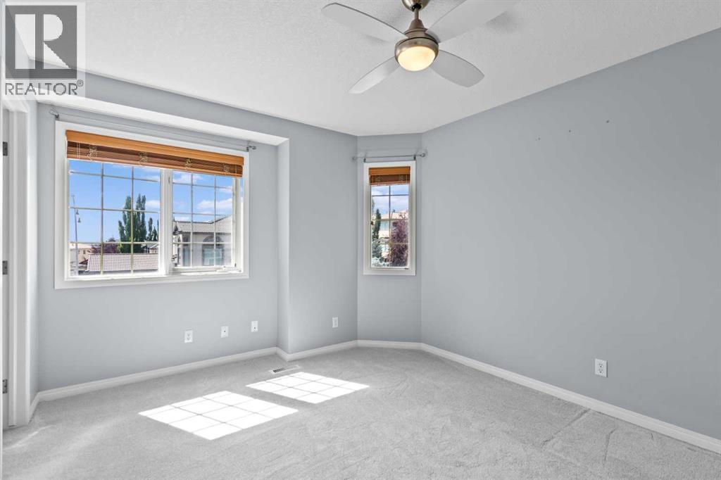 Single Family House for Sale in  Simcrest Manor SW Signal Hill Calgary 