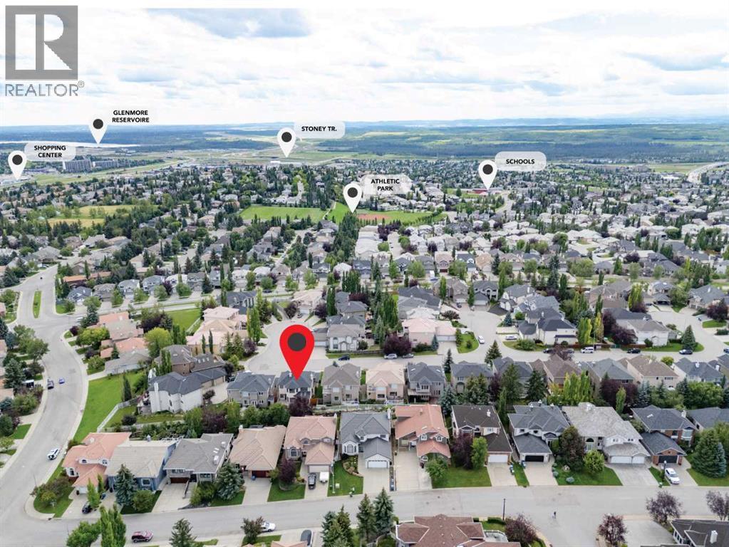 Single Family House for Sale in  Simcrest Manor SW Signal Hill Calgary 