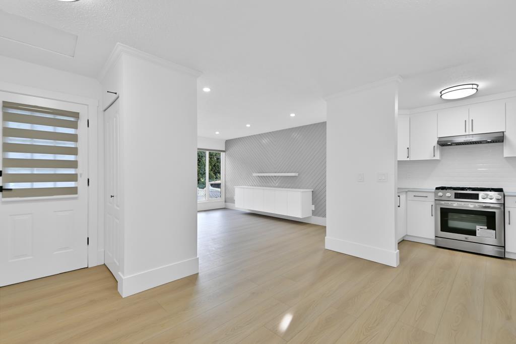 Photo 1 of 34065 Hazelwood Avenue, Abbotsford BC