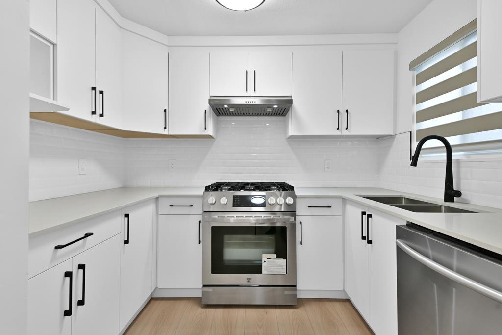 Photo 10 of 34065 Hazelwood Avenue, Abbotsford BC
