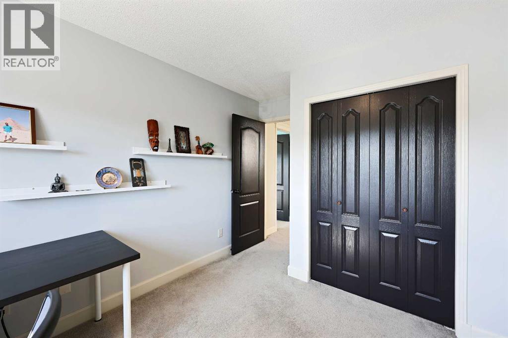 Single Family House for Sale in  Valley Springs Terrace NW Valley Ridge Calgary 
