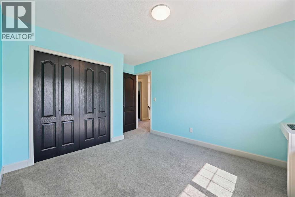 Single Family House for Sale in  Valley Springs Terrace NW Valley Ridge Calgary 