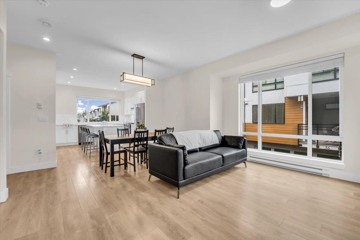 Photo 1 of 37 16433 19 Avenue, Surrey BC