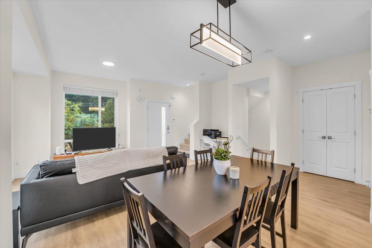 Photo 4 of 37 16433 19 Avenue, Surrey BC