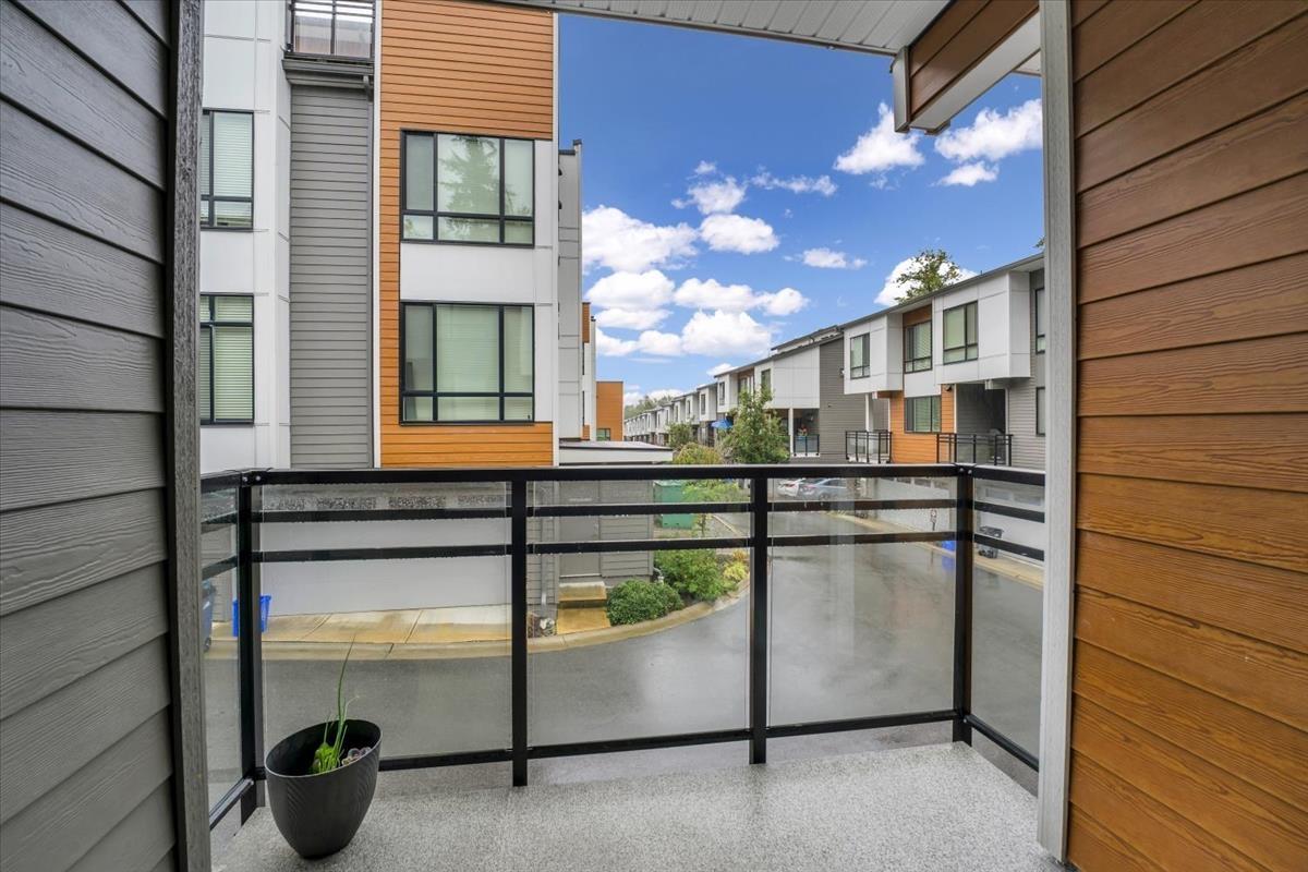Photo 10 of 37 16433 19 Avenue, Surrey BC