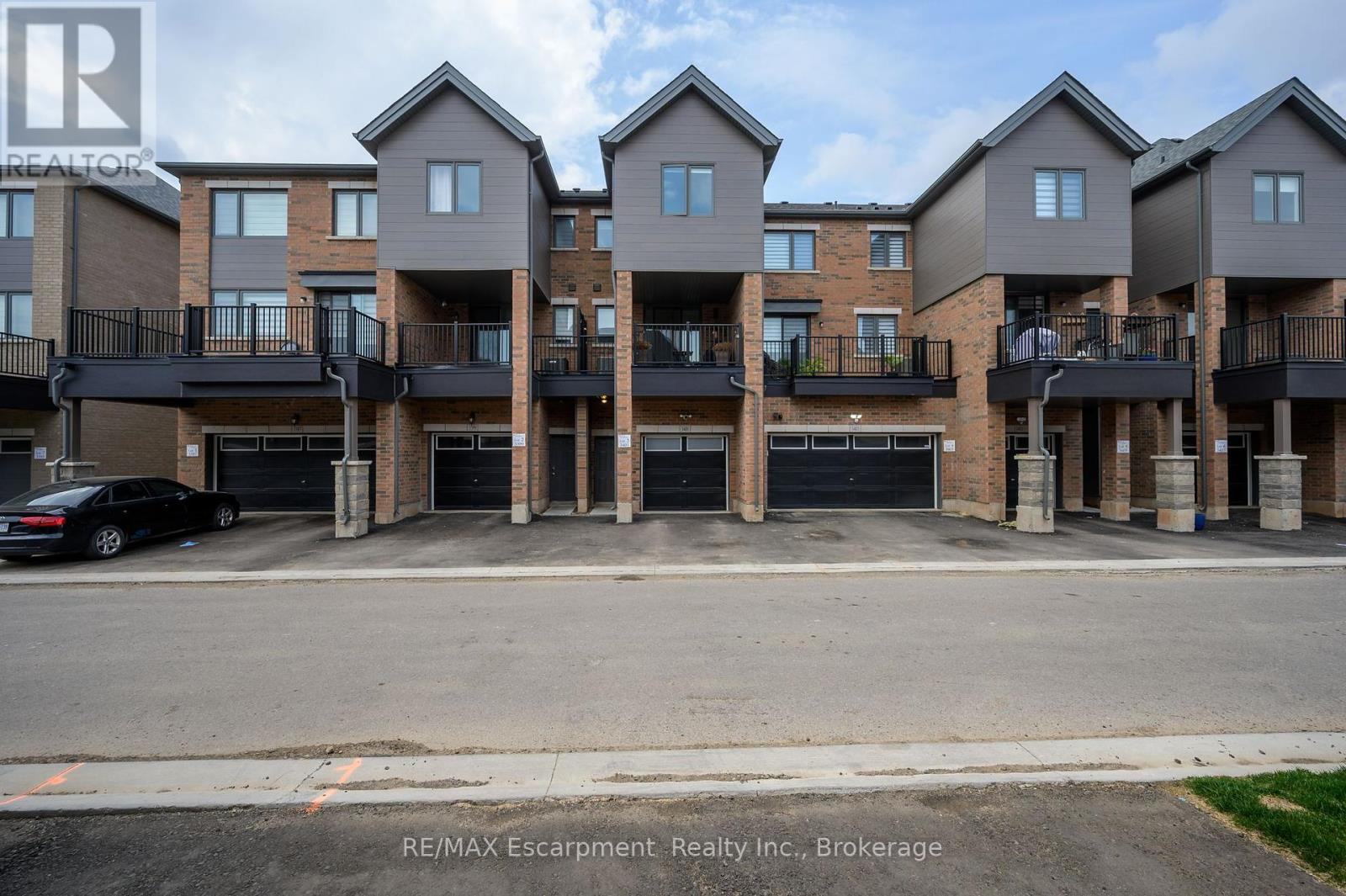 Photo 33 of 3401 Sixth Line, Oakville ON