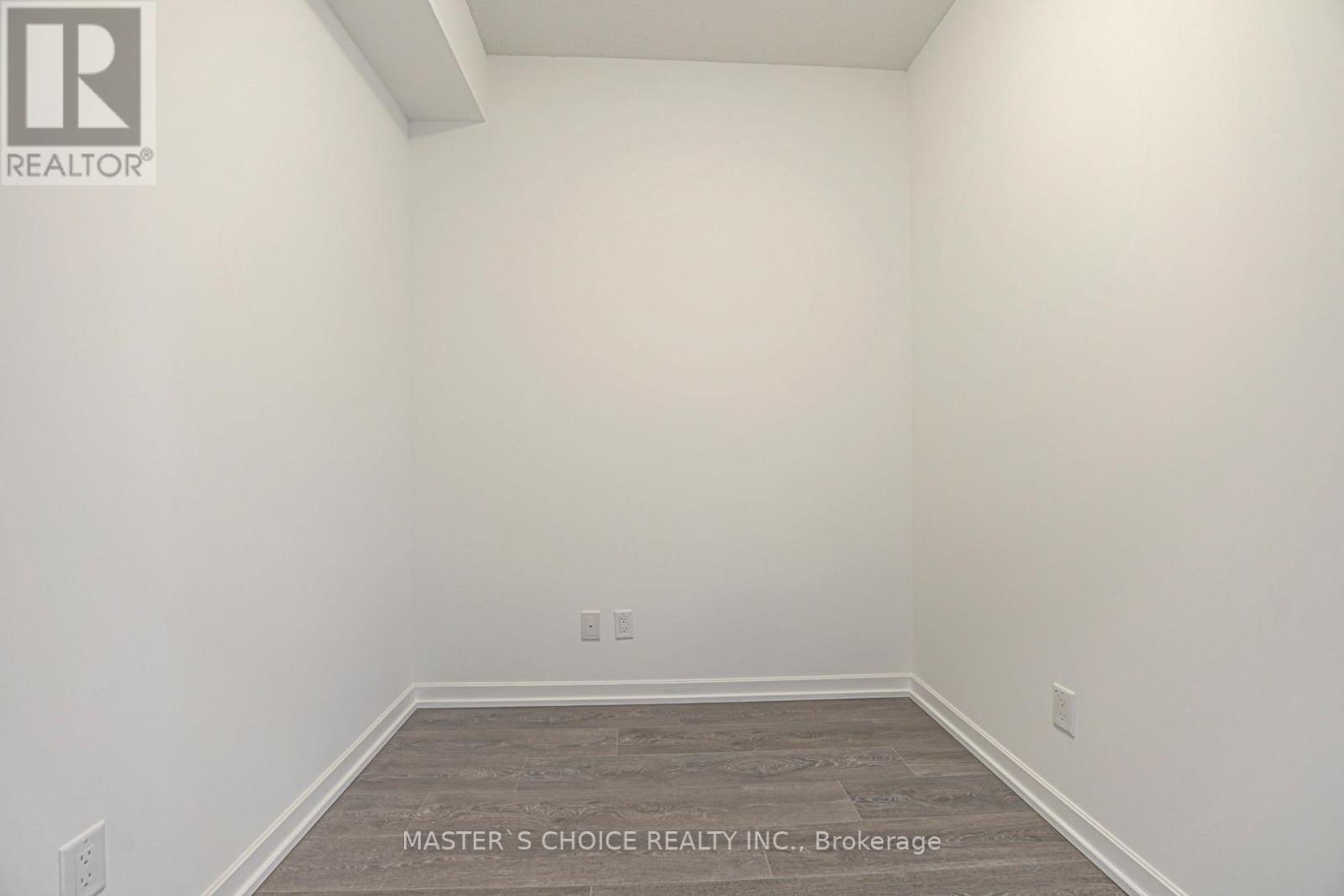 Photo 4 of 1908 32 Forest Manor Road, Toronto ON