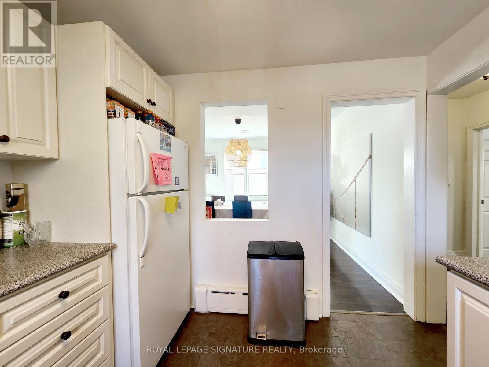 Photo 13 of Upper 19 Warwick Avenue, Toronto ON