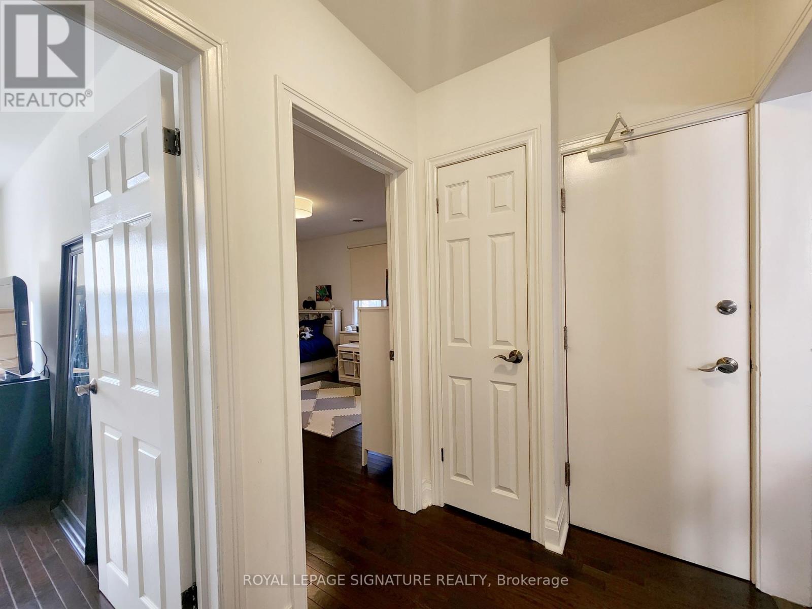 Photo 16 of Upper 19 Warwick Avenue, Toronto ON