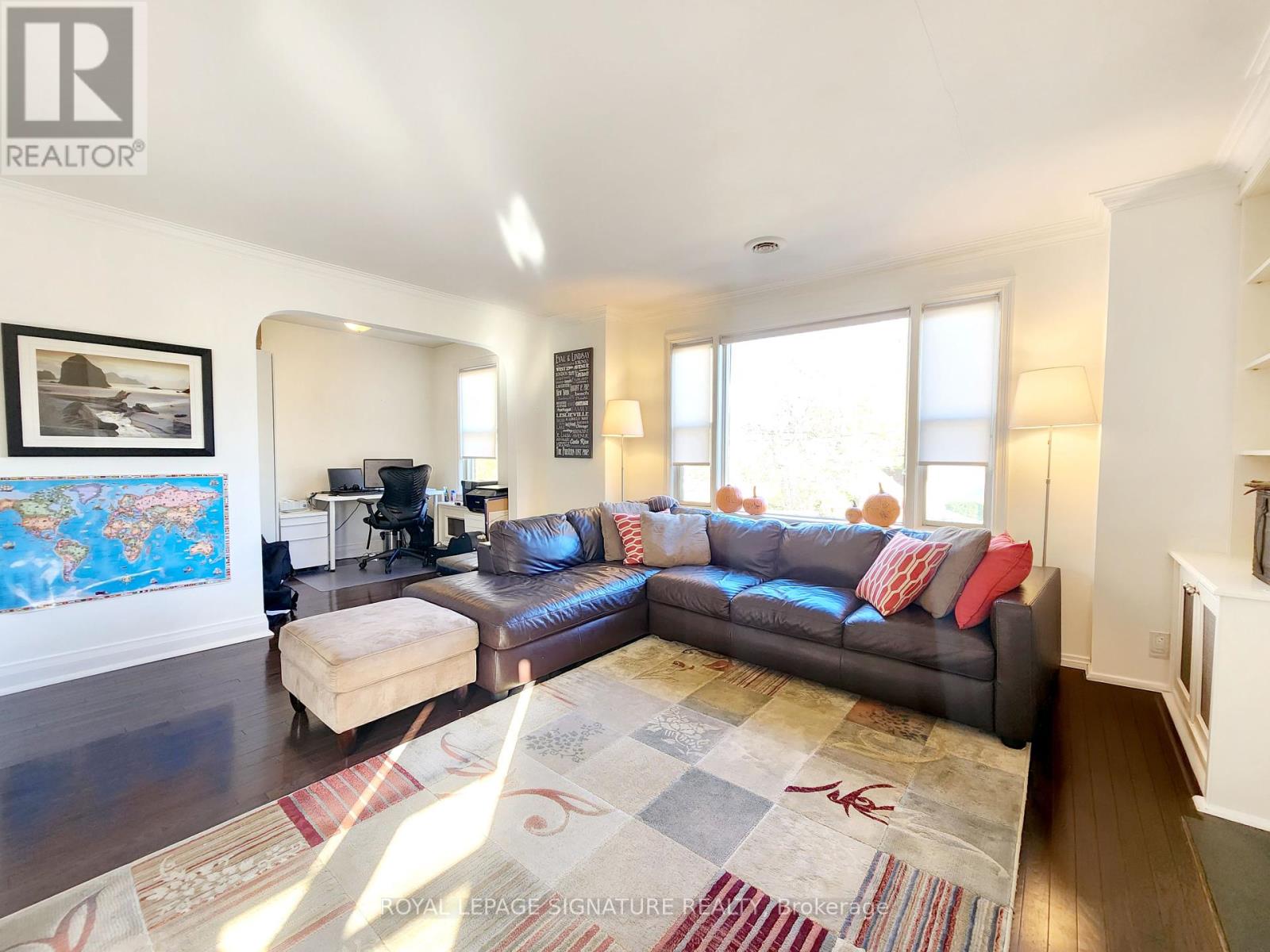 Photo 4 of Upper 19 Warwick Avenue, Toronto ON