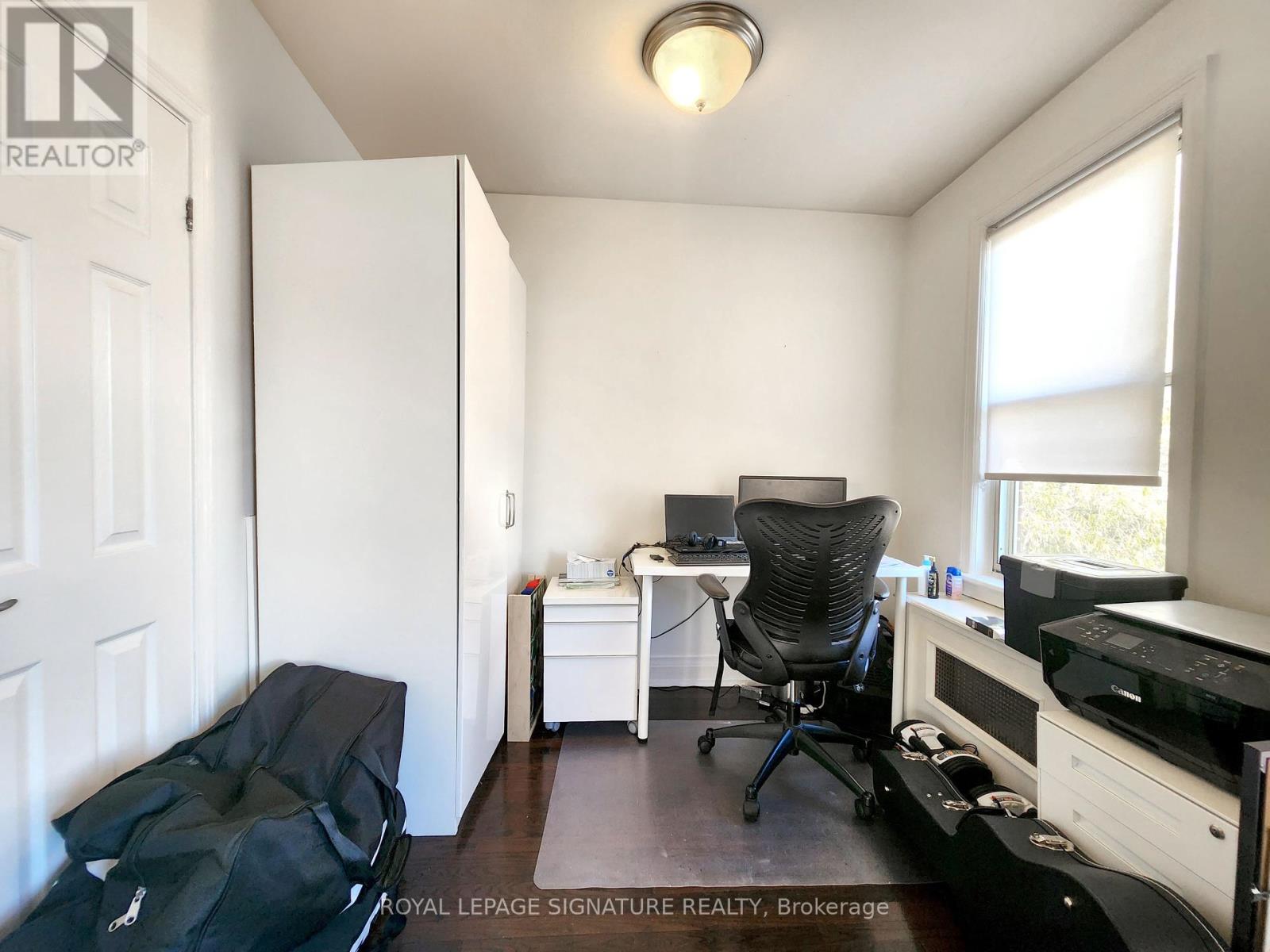 Photo 6 of Upper 19 Warwick Avenue, Toronto ON