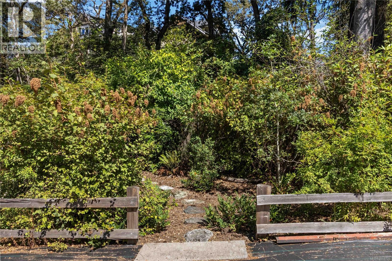 Photo 1 of 929 Woodhall Dr, Saanich BC