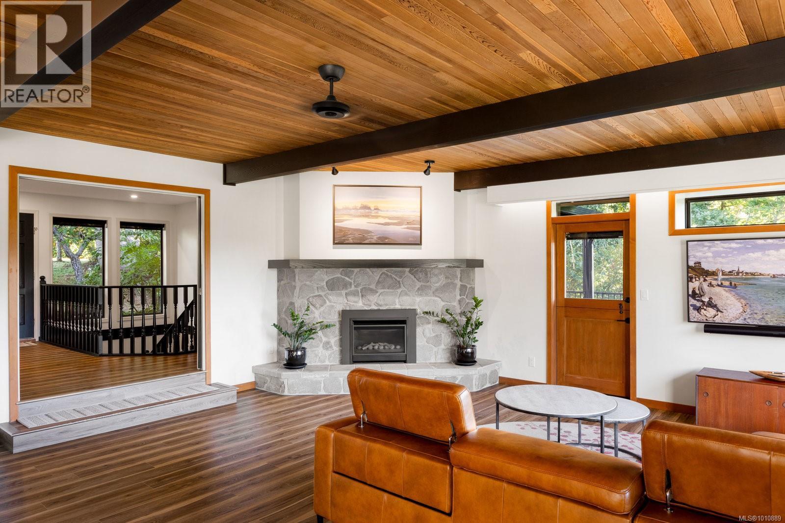 Photo 19 of 1070 Donwood Dr, Saanich BC