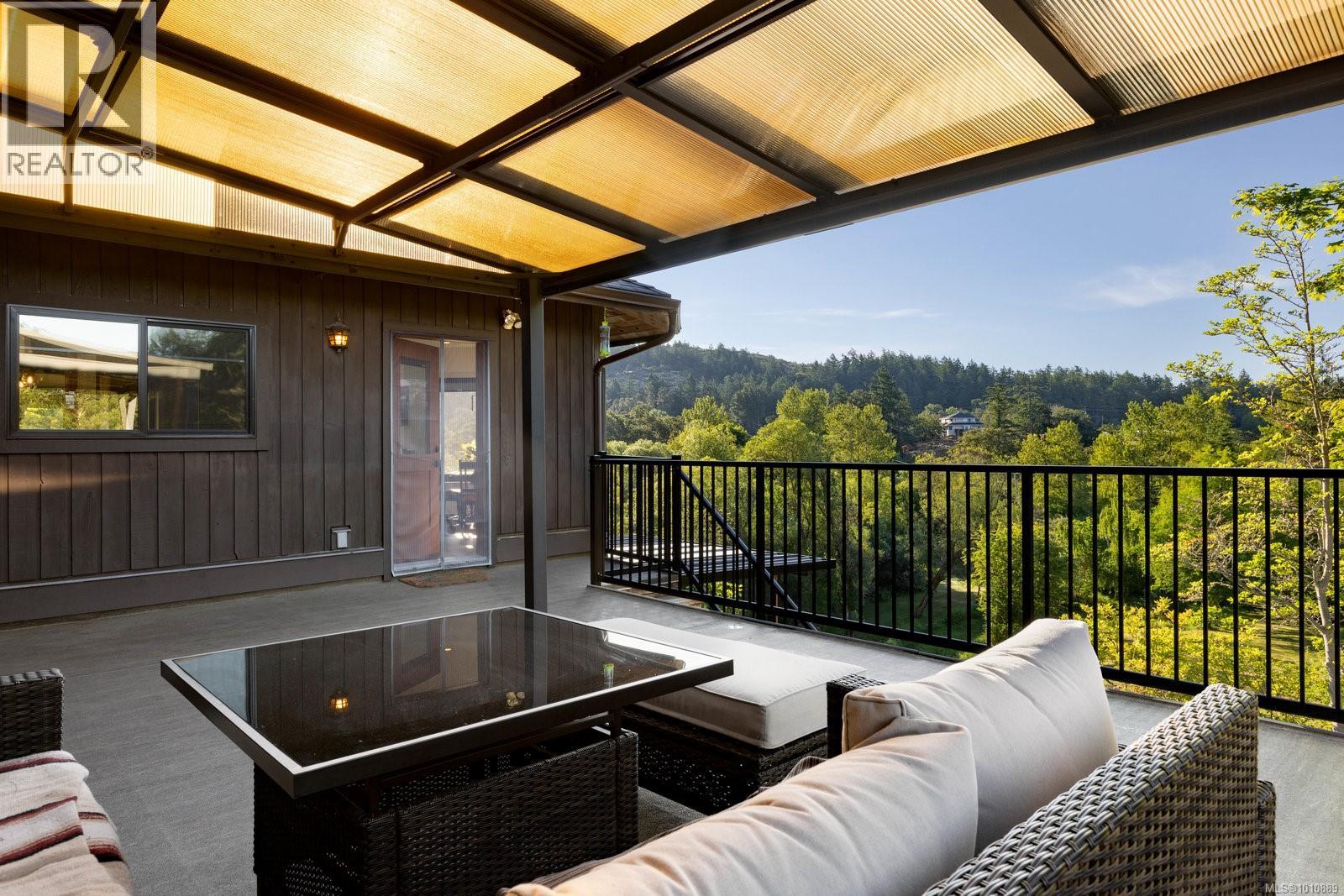 Photo 39 of 1070 Donwood Dr, Saanich BC