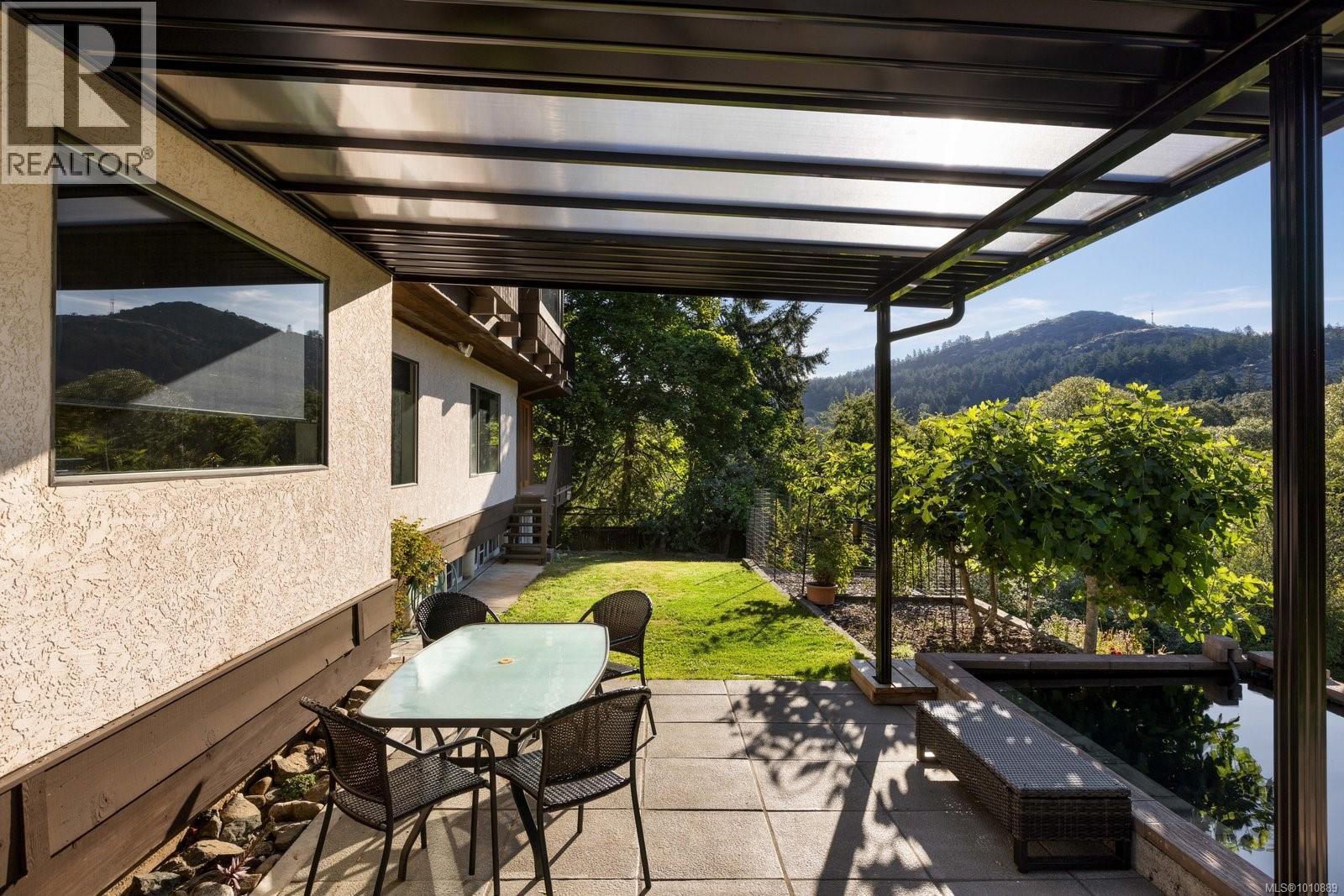 Photo 40 of 1070 Donwood Dr, Saanich BC