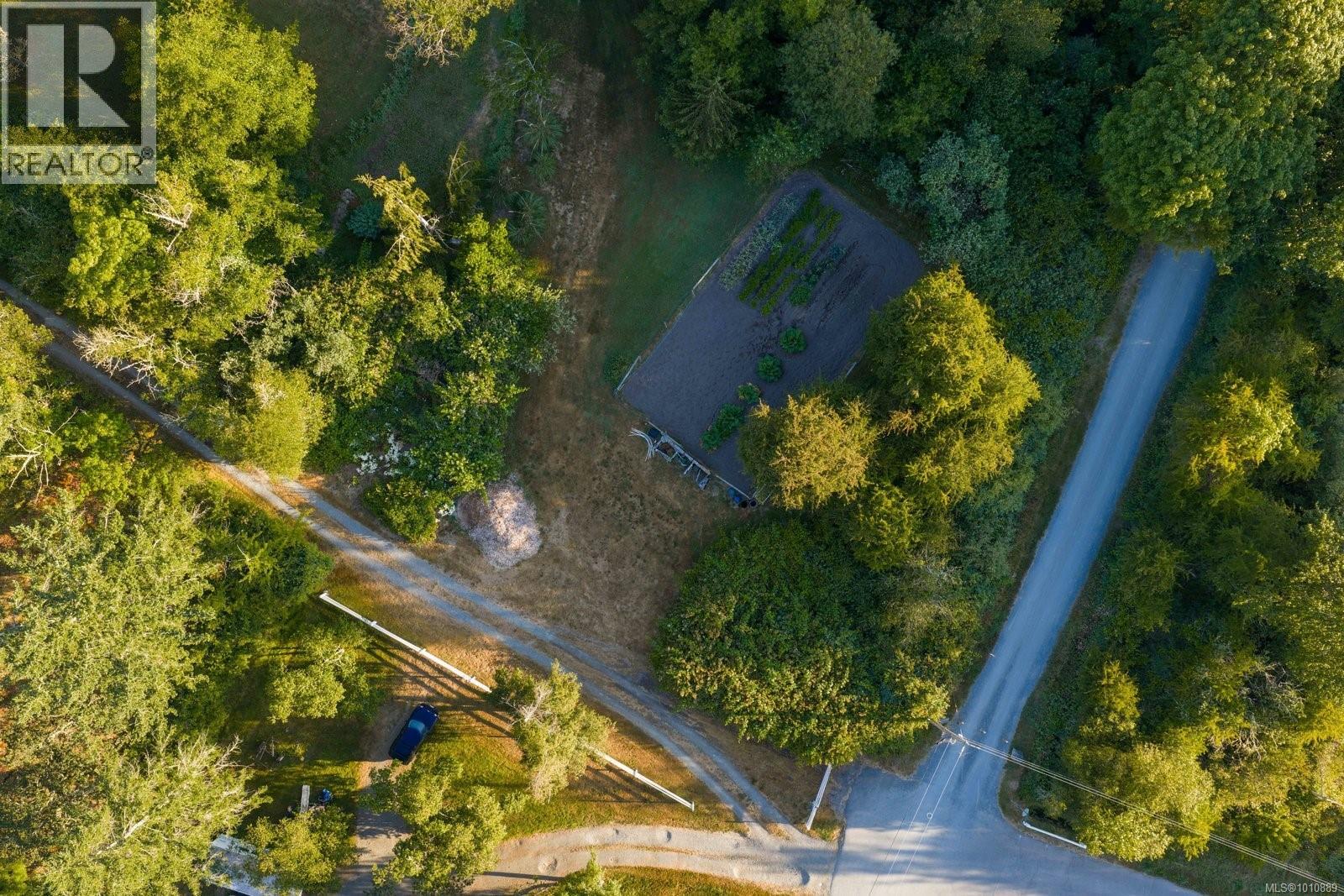 Photo 47 of 1070 Donwood Dr, Saanich BC