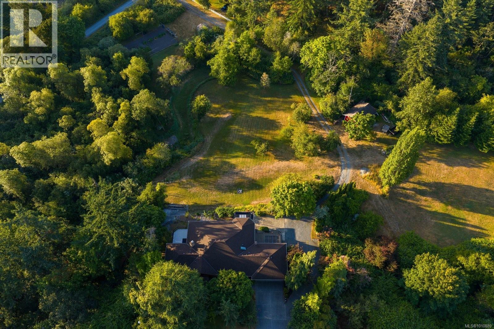 Photo 49 of 1070 Donwood Dr, Saanich BC