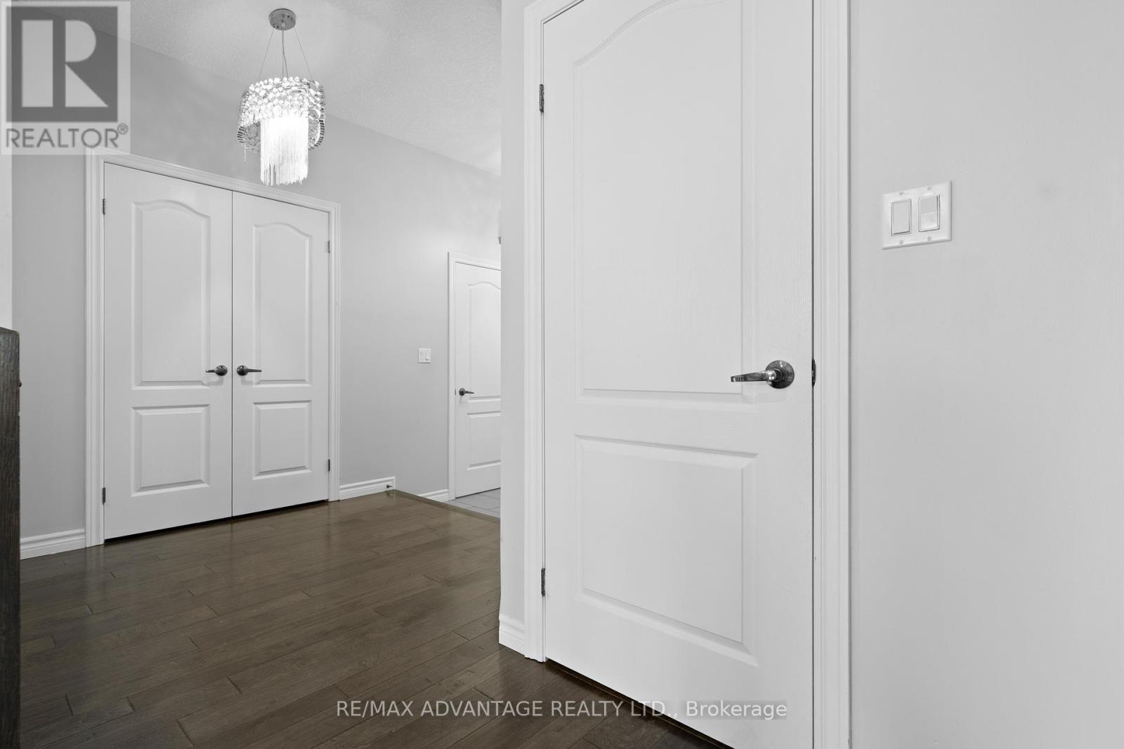 Photo 10 of 3139 Jinnies Street, London South ON