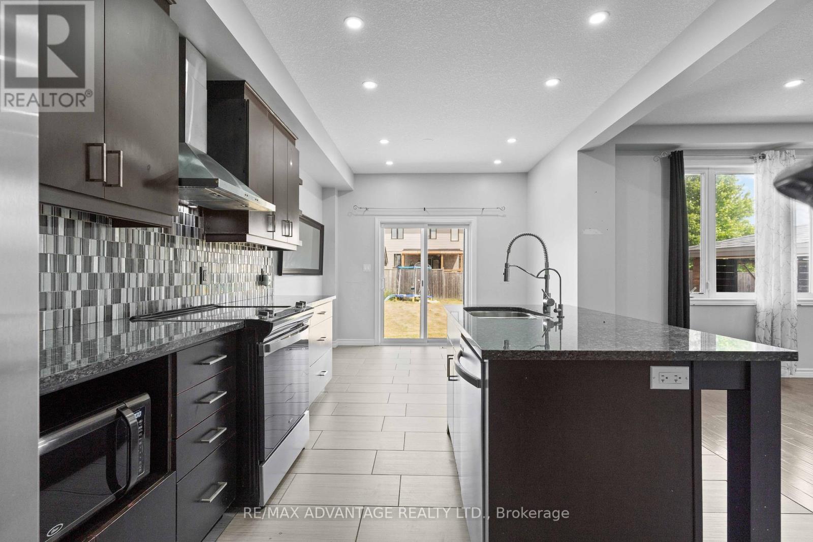 Photo 15 of 3139 Jinnies Street, London South ON