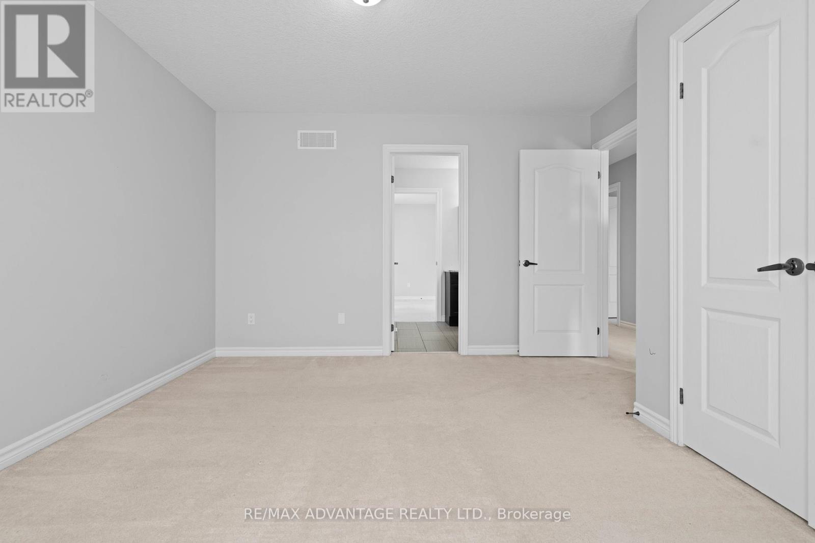 Photo 35 of 3139 Jinnies Street, London South ON