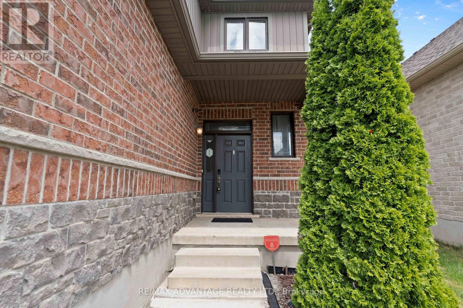 Photo 4 of 3139 Jinnies Street, London South ON