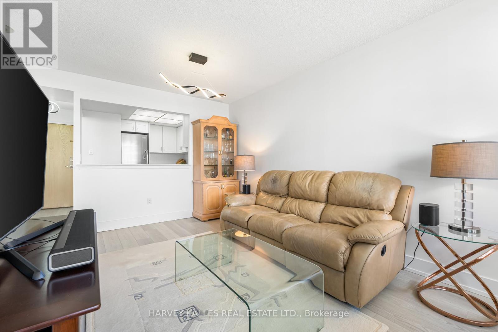 Photo 10 of 915 5 Greystone Walk Drive, Toronto ON
