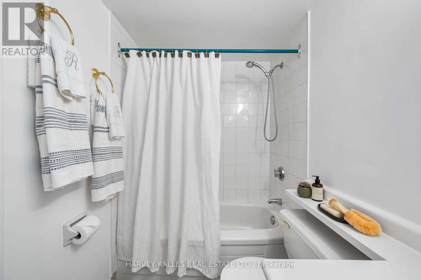 Photo 19 of 915 5 Greystone Walk Drive, Toronto ON