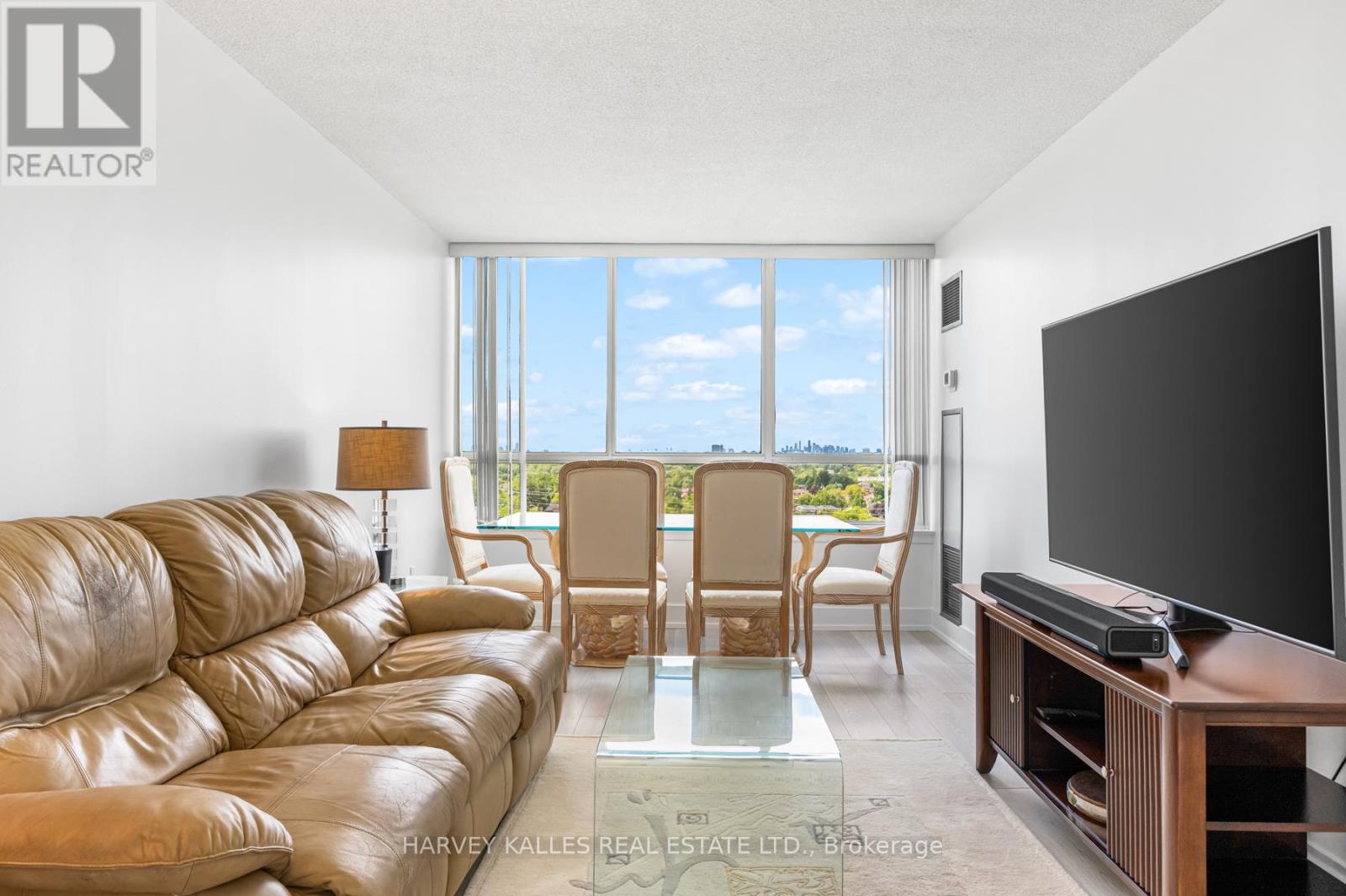 Photo 6 of 915 5 Greystone Walk Drive, Toronto ON