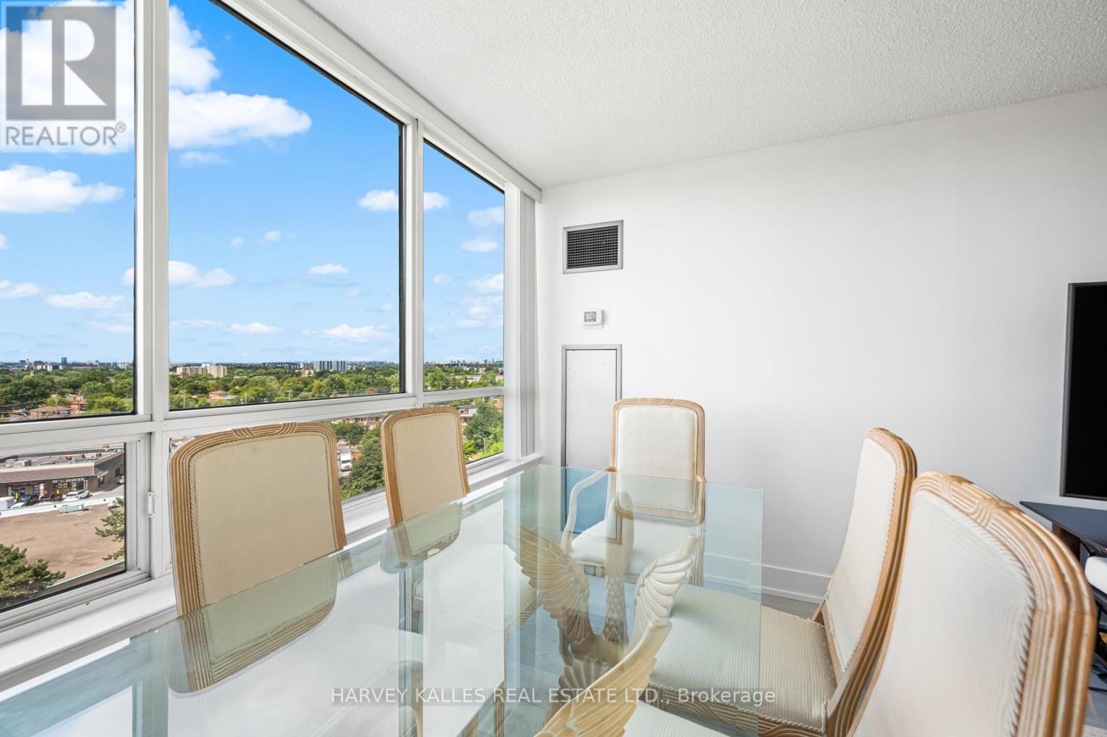 Photo 8 of 915 5 Greystone Walk Drive, Toronto ON