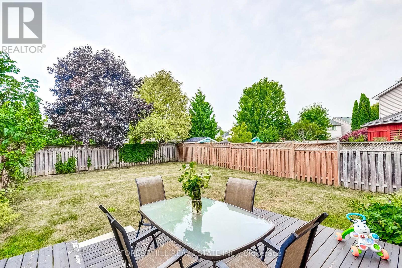 Photo 25 of 61 Hearthstone Crescent, Clarington ON