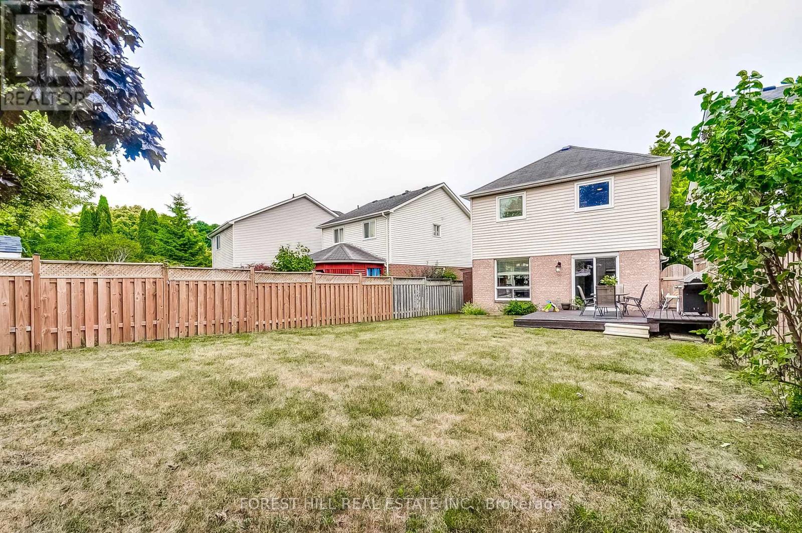 Photo 26 of 61 Hearthstone Crescent, Clarington ON