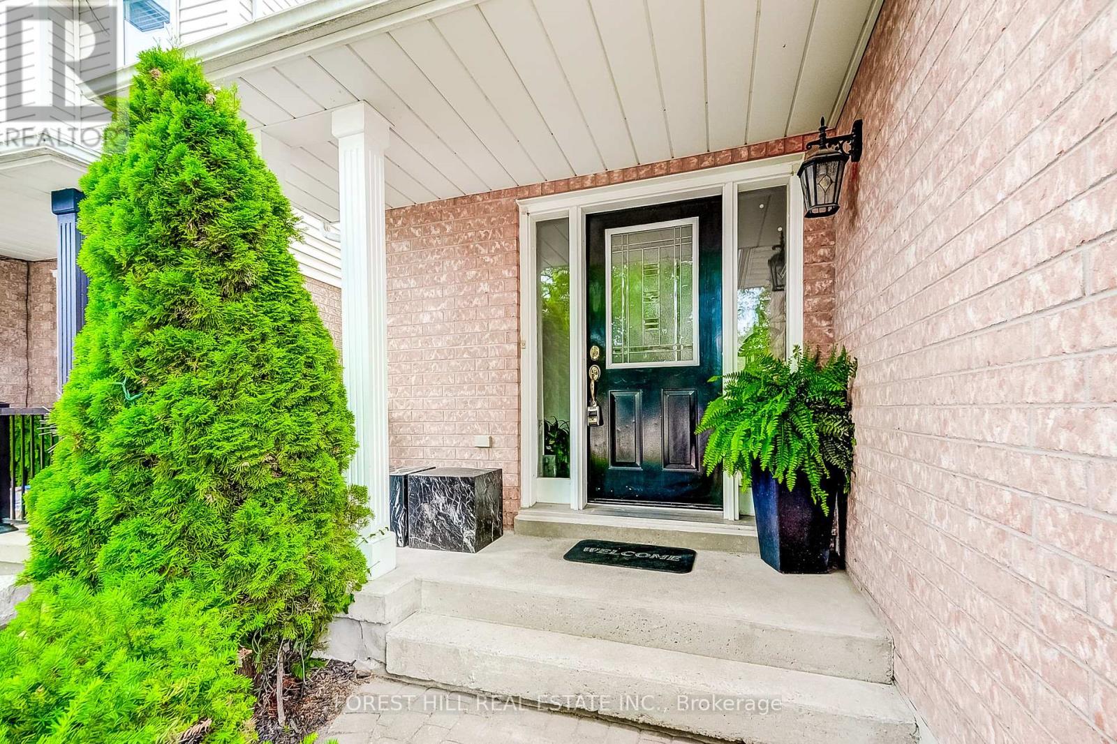 Photo 23 of 61 Hearthstone Crescent, Clarington ON