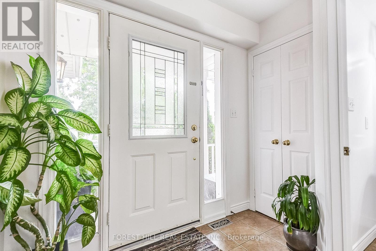 Photo 36 of 61 Hearthstone Crescent, Clarington ON