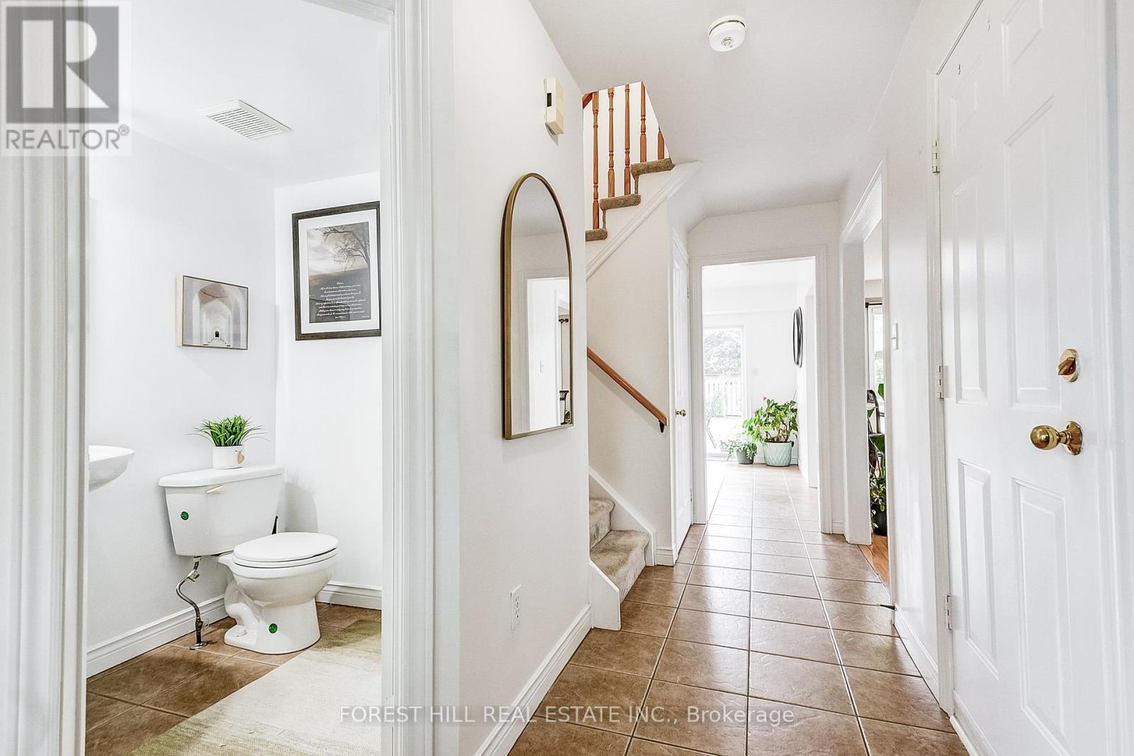 Photo 14 of 61 Hearthstone Crescent, Clarington ON