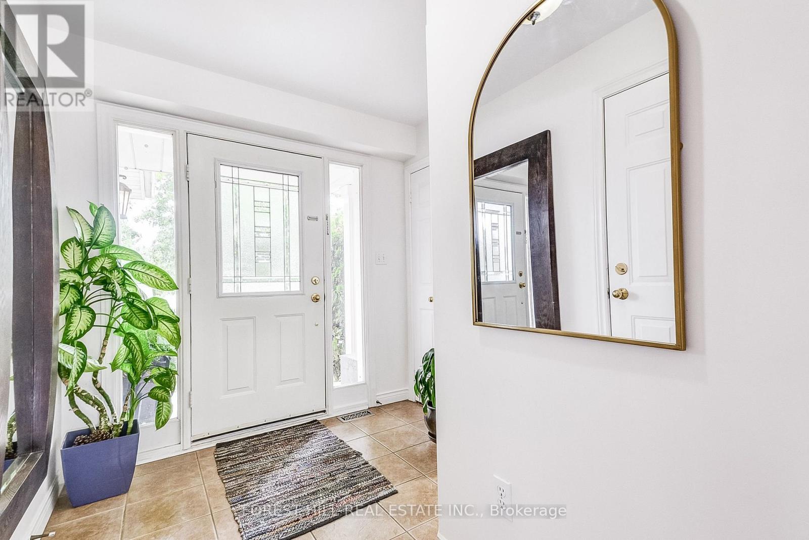 Photo 22 of 61 Hearthstone Crescent, Clarington ON