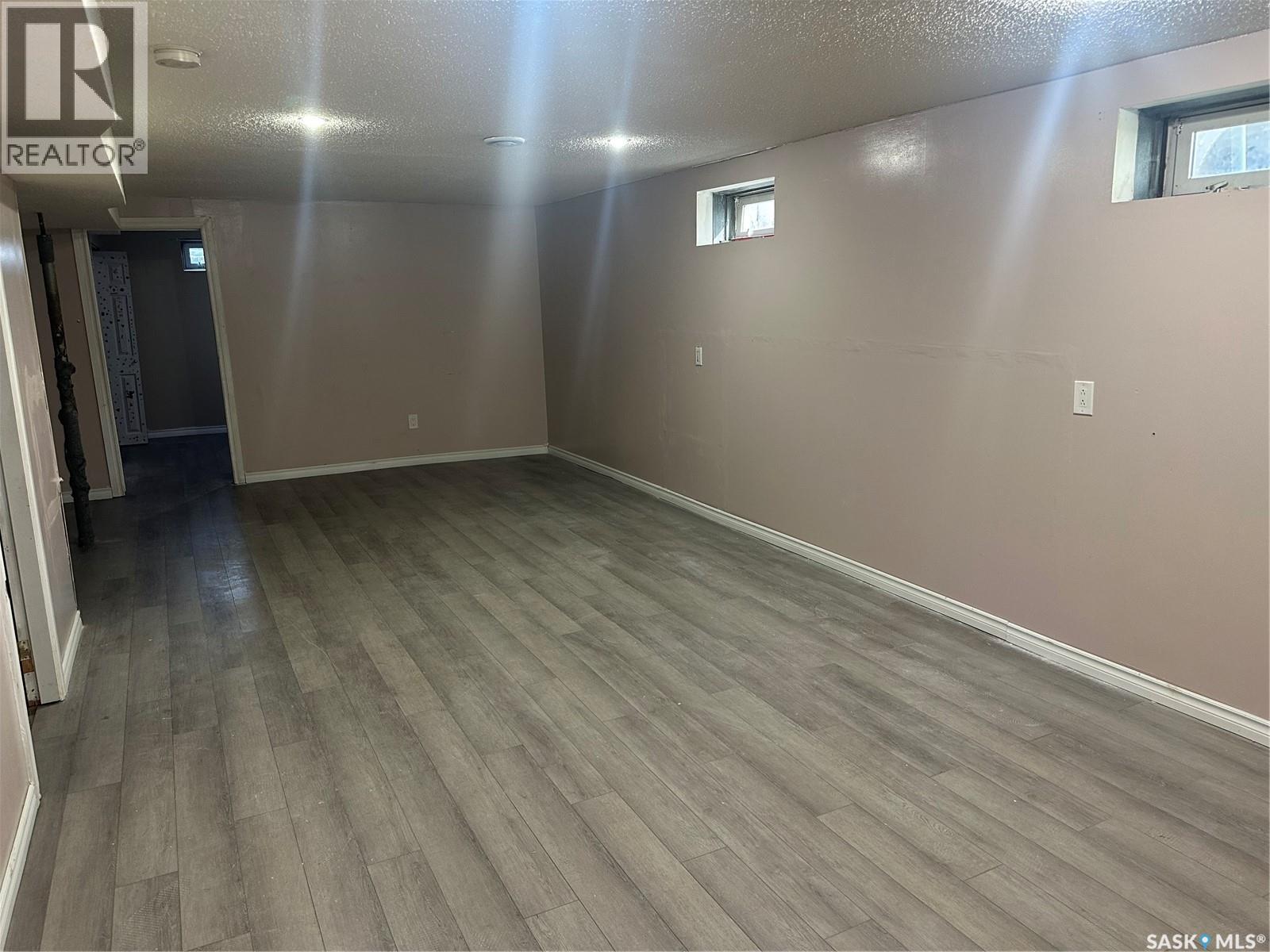 Photo 11 of 630 Elphinstone Street, Regina SK