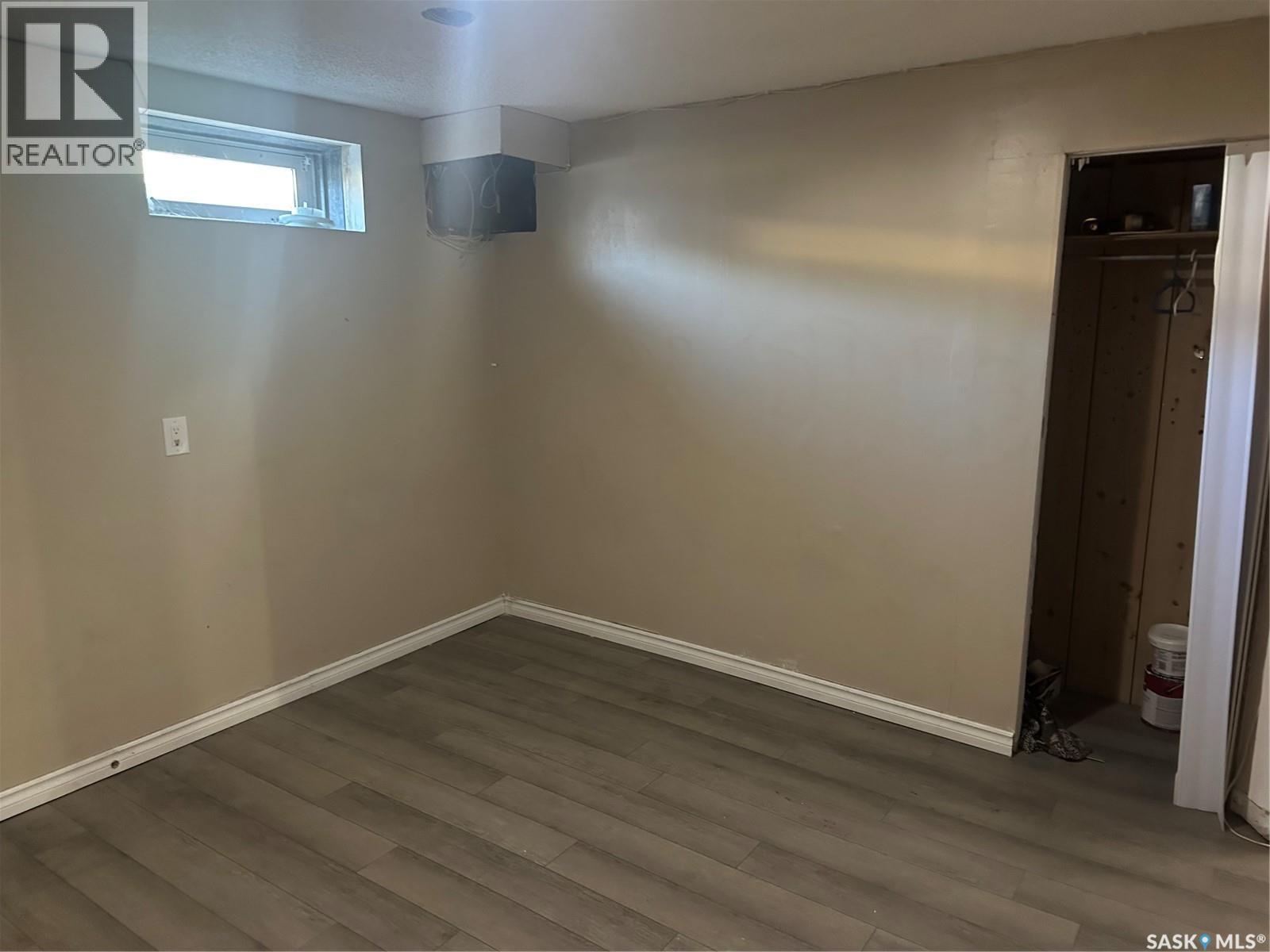 Photo 15 of 630 Elphinstone Street, Regina SK