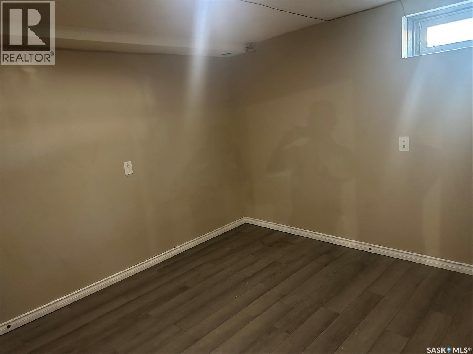 Photo 5 of 630 Elphinstone Street, Regina SK