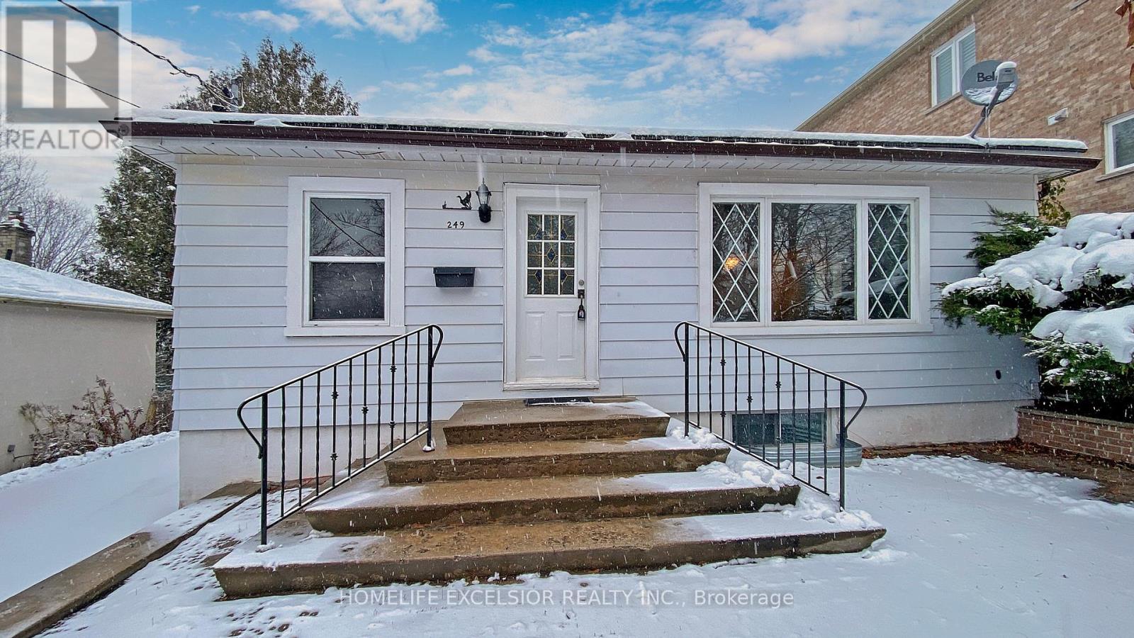 Photo 1 of 249 Palmer Avenue, Richmond Hill ON